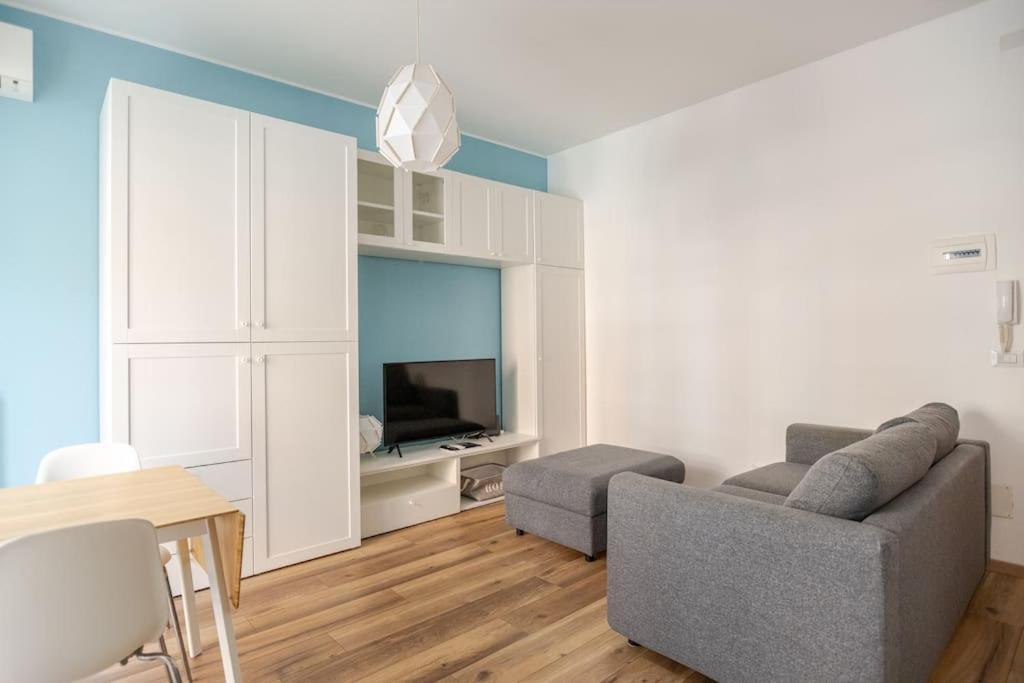 Monolocale Blu Flat - Fondazione Prada, Ieo, Duomo 15 Minuti Apartment *