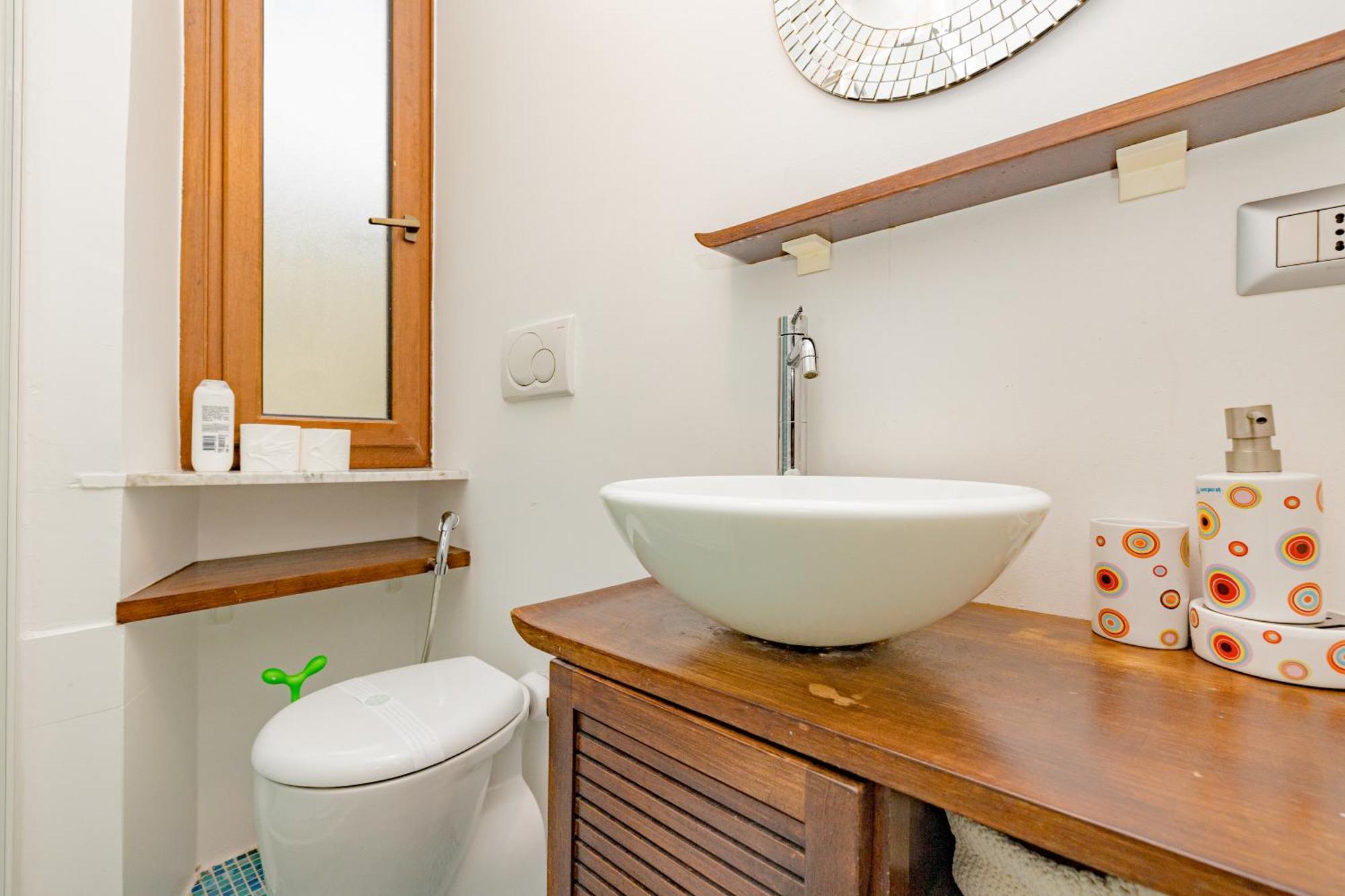 Vintage Gem - 8 Min Duomo Apartment *