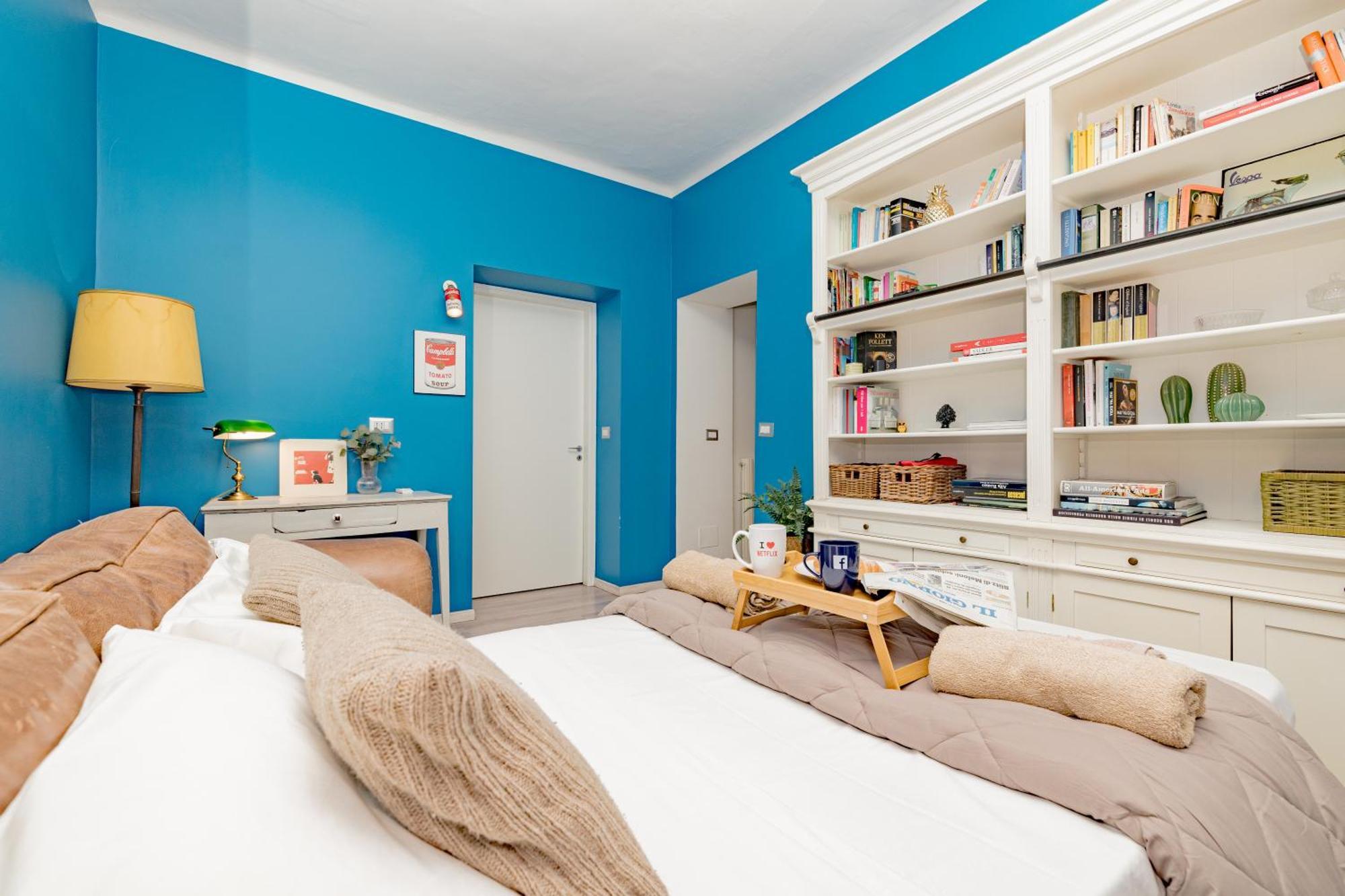 Vintage Gem - 8 Min Duomo Apartment *