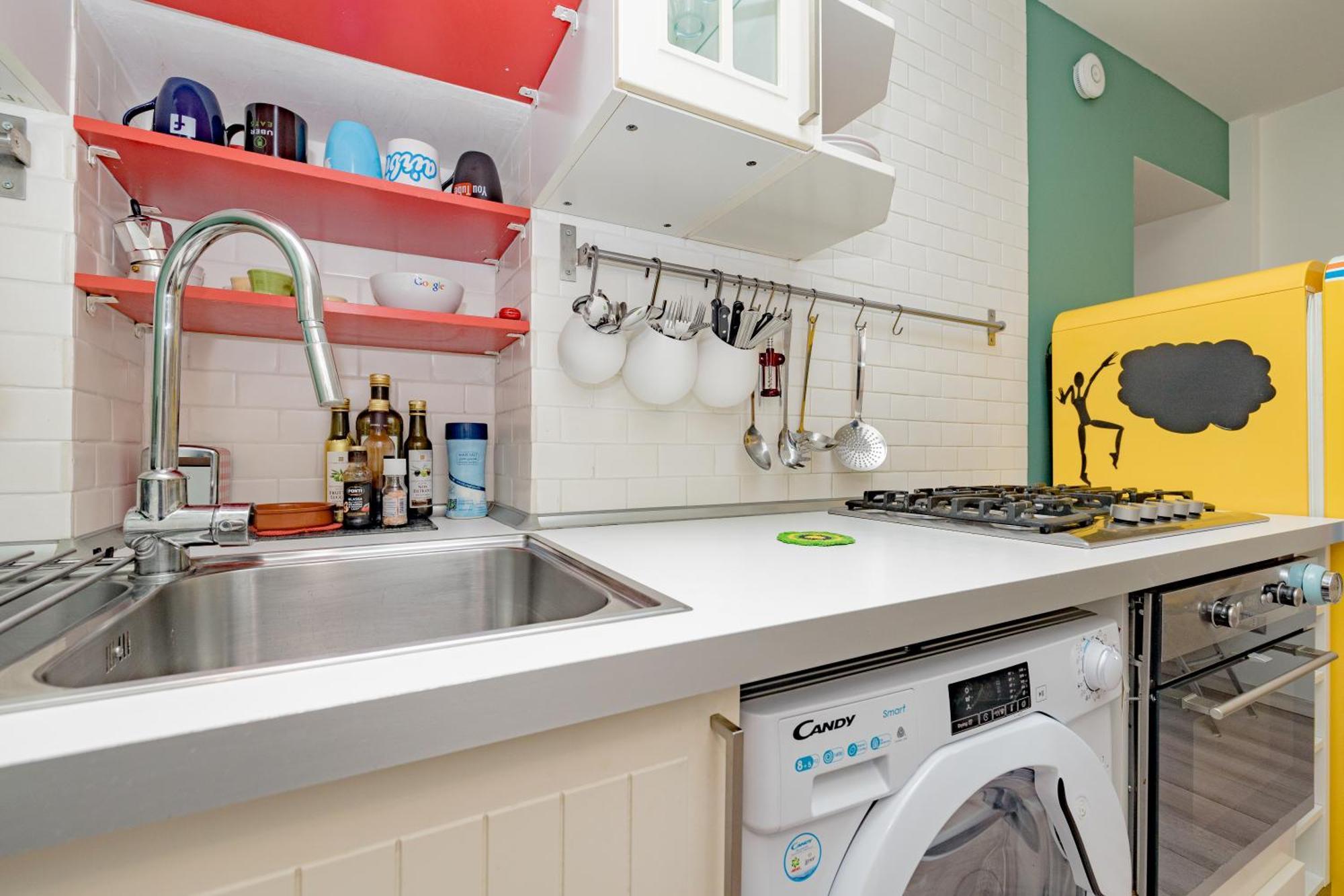 Vintage Gem - 8 Min Duomo Apartment *