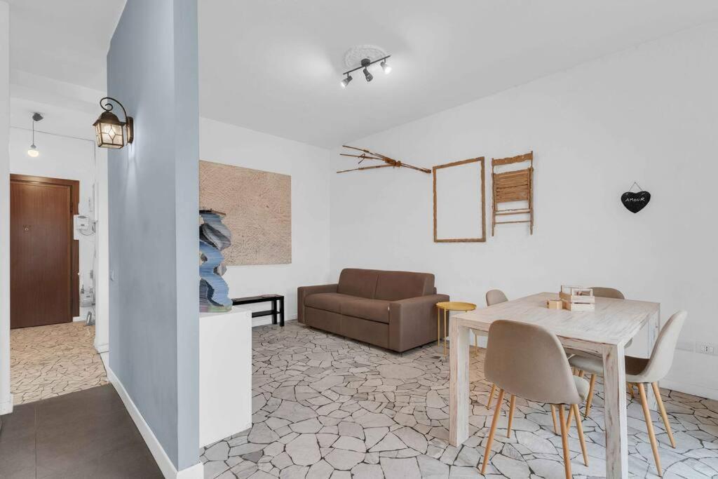 Fondazione Prada Olimpiadi La Piuma Apartment *