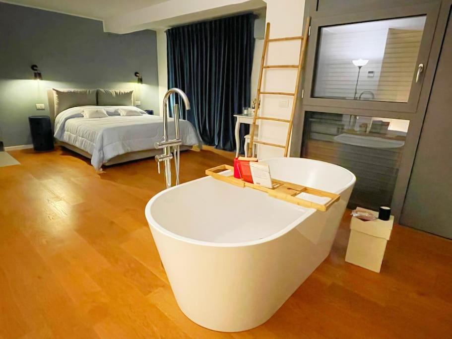 Slim's Loft Linate Airport * Milan