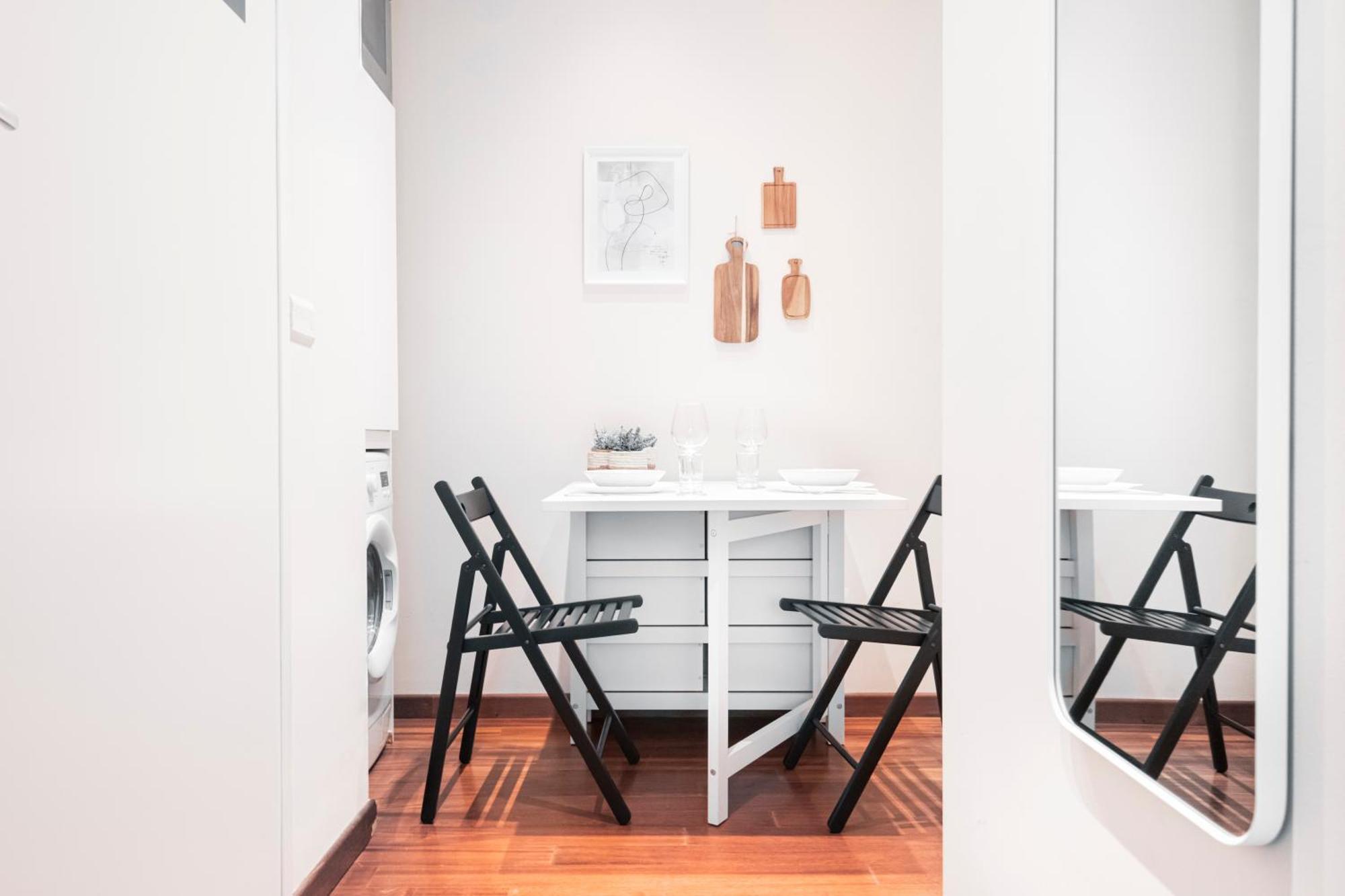 Fully Furnished Flat Arco Della Pace By Easylife Appartamento