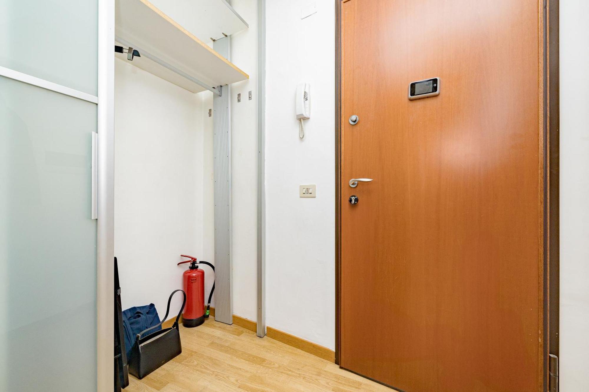 Apartamento Minimal Apartment Near Bocconi University Milão