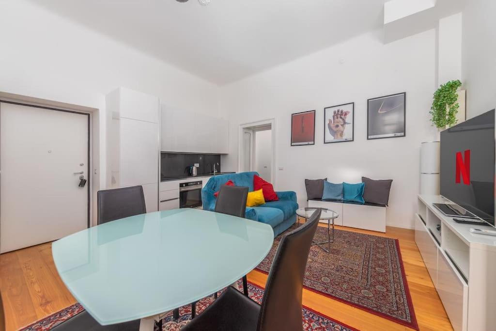 Apartment In-isola Milan