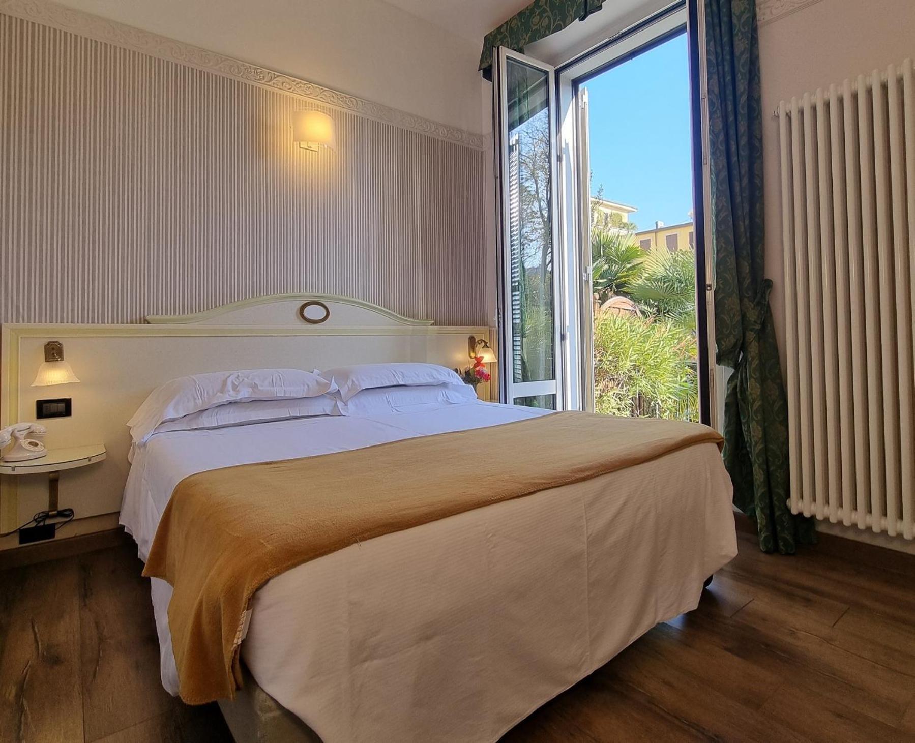 Hotel Charly 3*