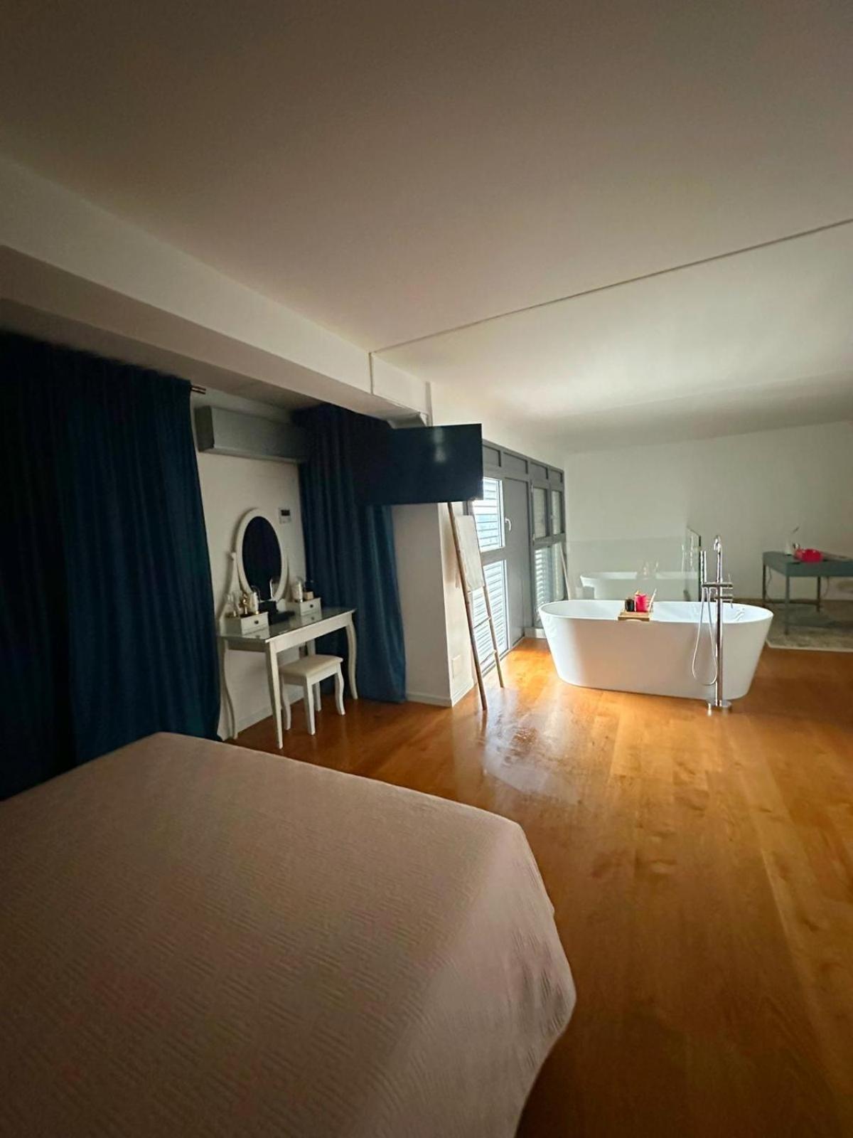 Apartment Slim's Loft Linate Airport Milan