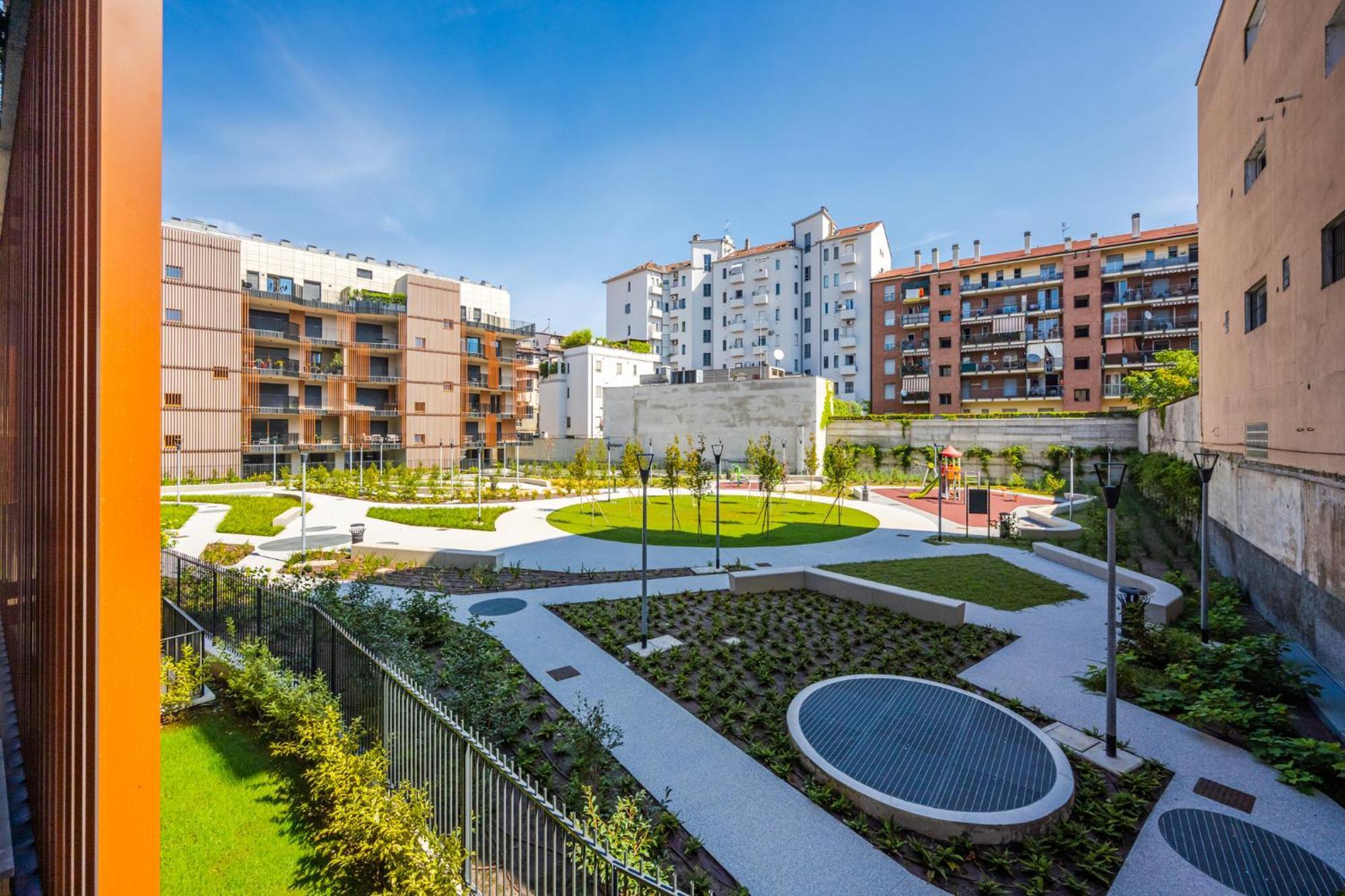 Moderno Con Terrazza & Palestra Milan