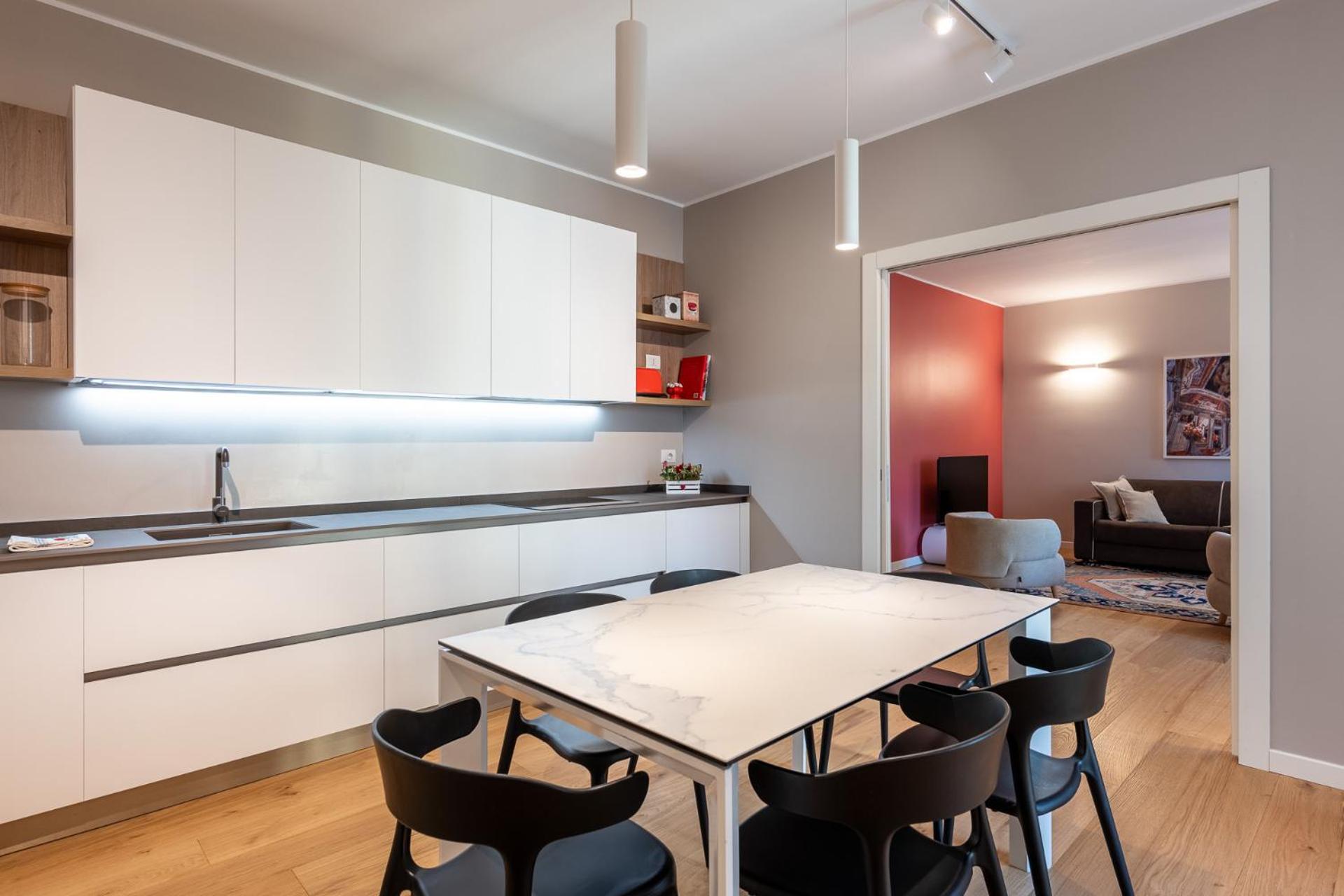 Apartment Luxurious & Spacious Flats In Duomo *