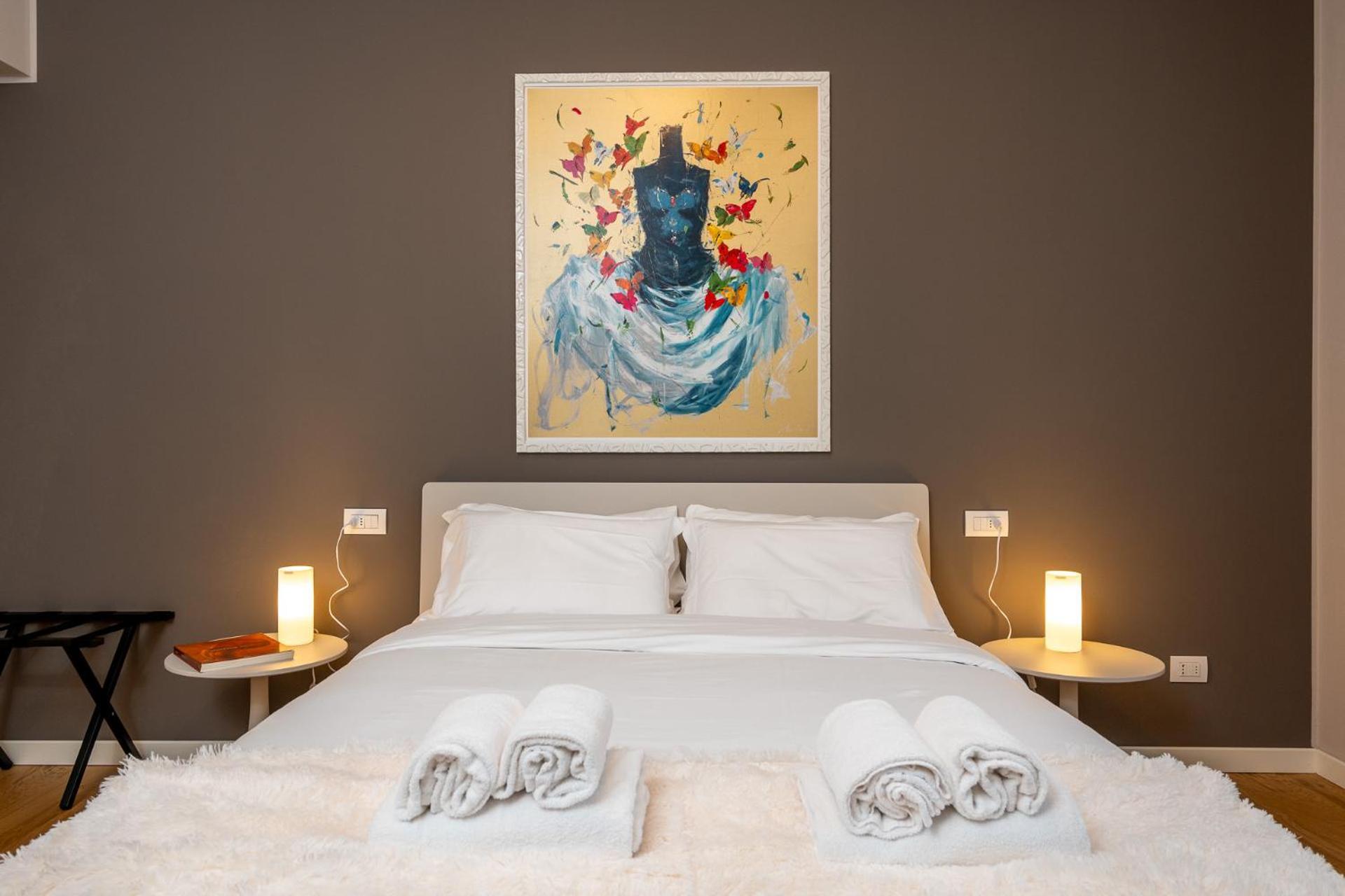 Luxurious & Spacious Flats In Duomo Apartment Milan