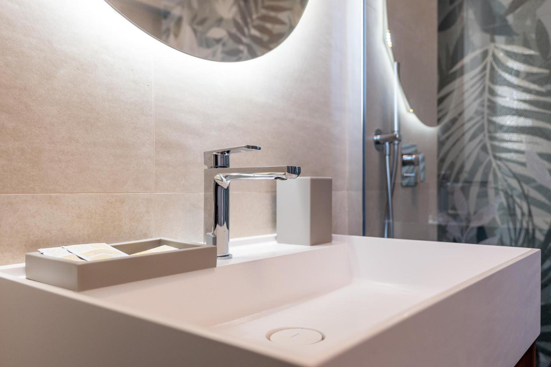 Luxurious & Spacious Flats In Duomo Apartment