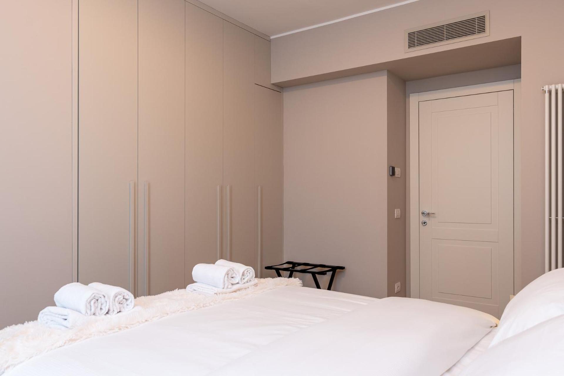 Luxurious & Spacious Flats In Duomo * Milan