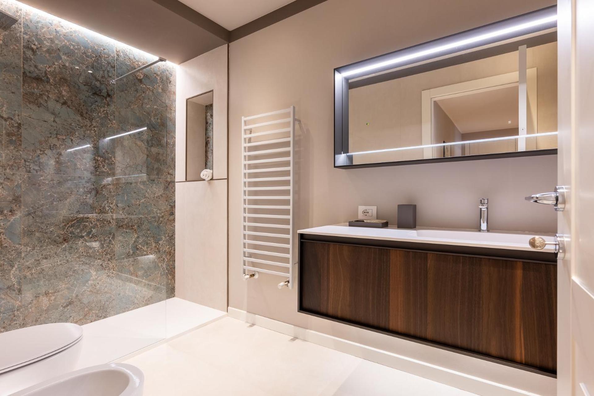 Luxurious & Spacious Flats In Duomo Milan