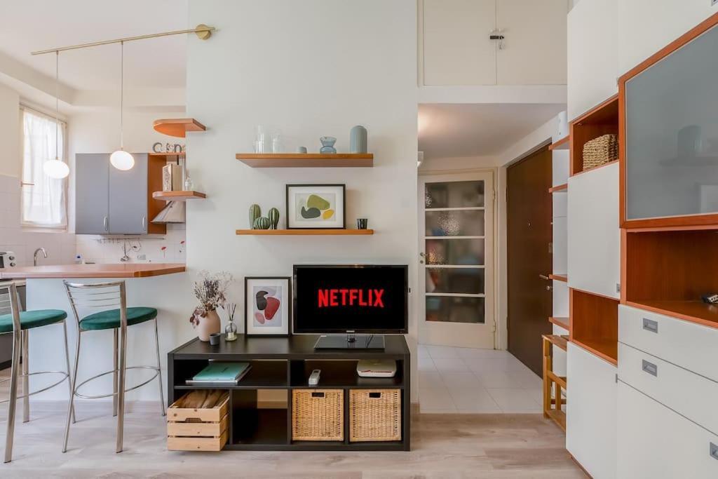 Apartment Stazione 7 Minutes By Walk Modern Luxury Milan