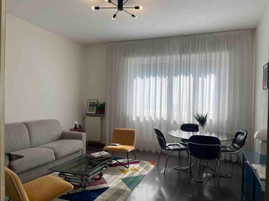 Artsy Flat With Shared Pool Apartment Milan