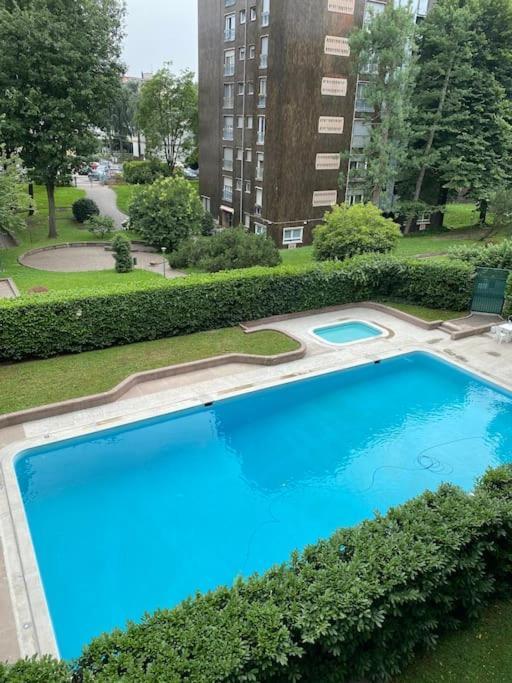 Artsy Flat With Shared Pool *