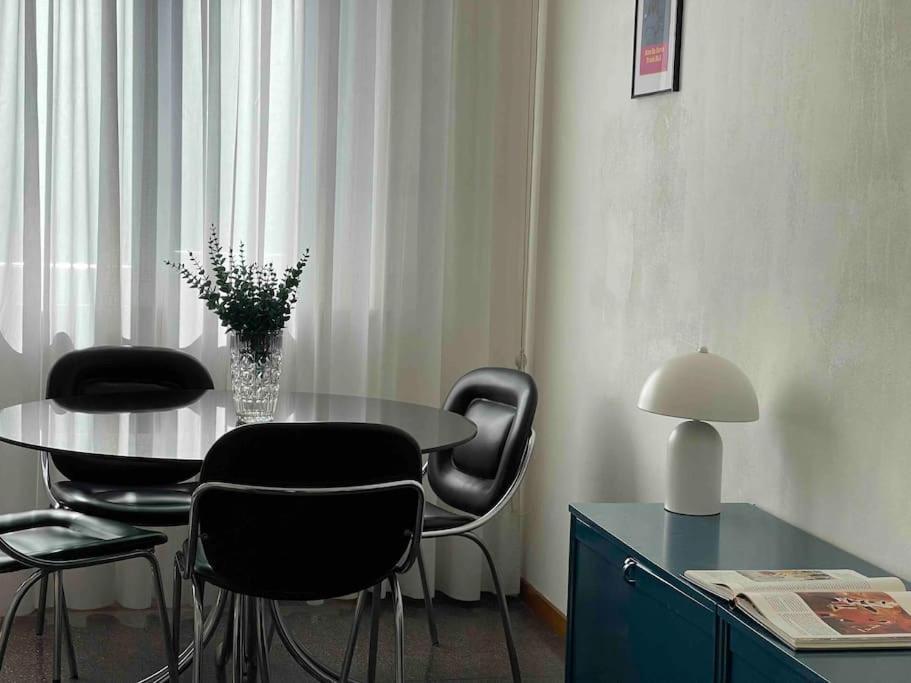 Artsy Flat With Shared Pool Apartment
