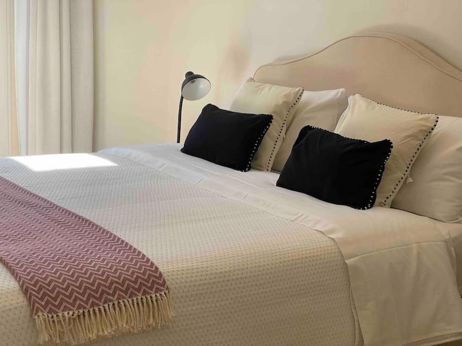 Artsy Flat With Shared Pool Apartment Milan
