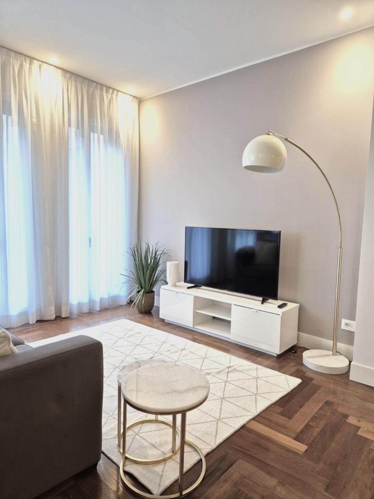 Manzoni 44 Milan