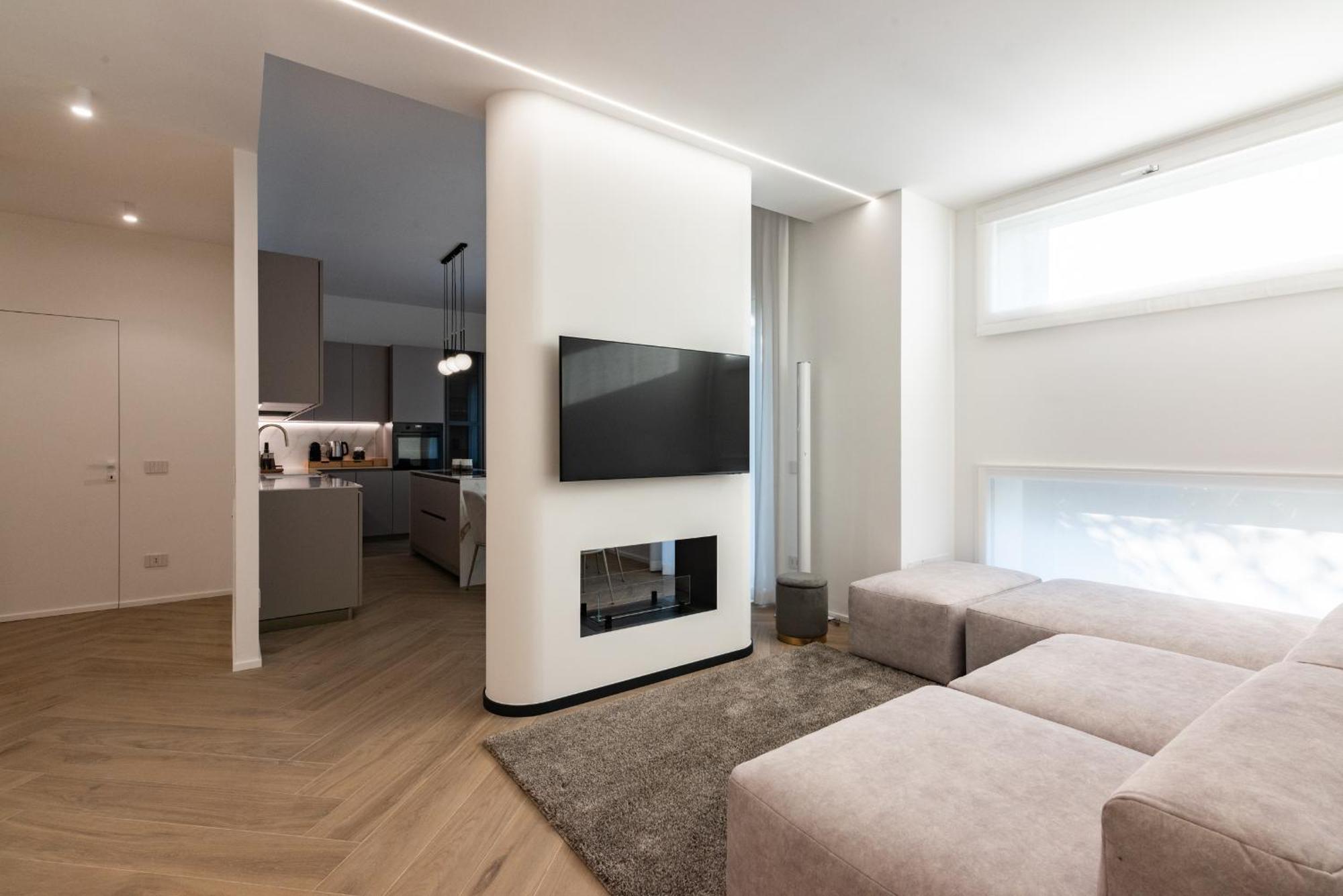 White House Con Posti Auto Apartment Milan