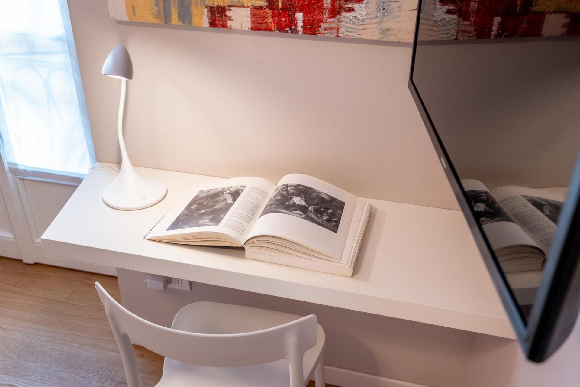 Luxurious & Spacious Flats In Duomo Milan