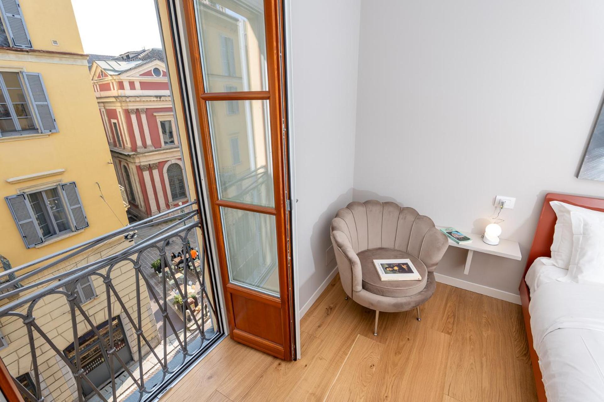 Apartment Luxurious & Spacious Flats In Duomo Milan