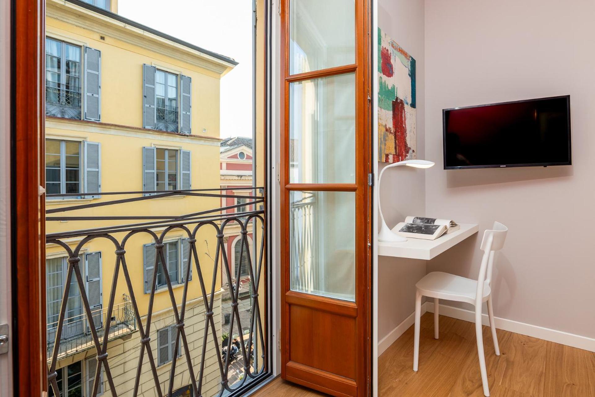 Luxurious & Spacious Flats In Duomo Milan