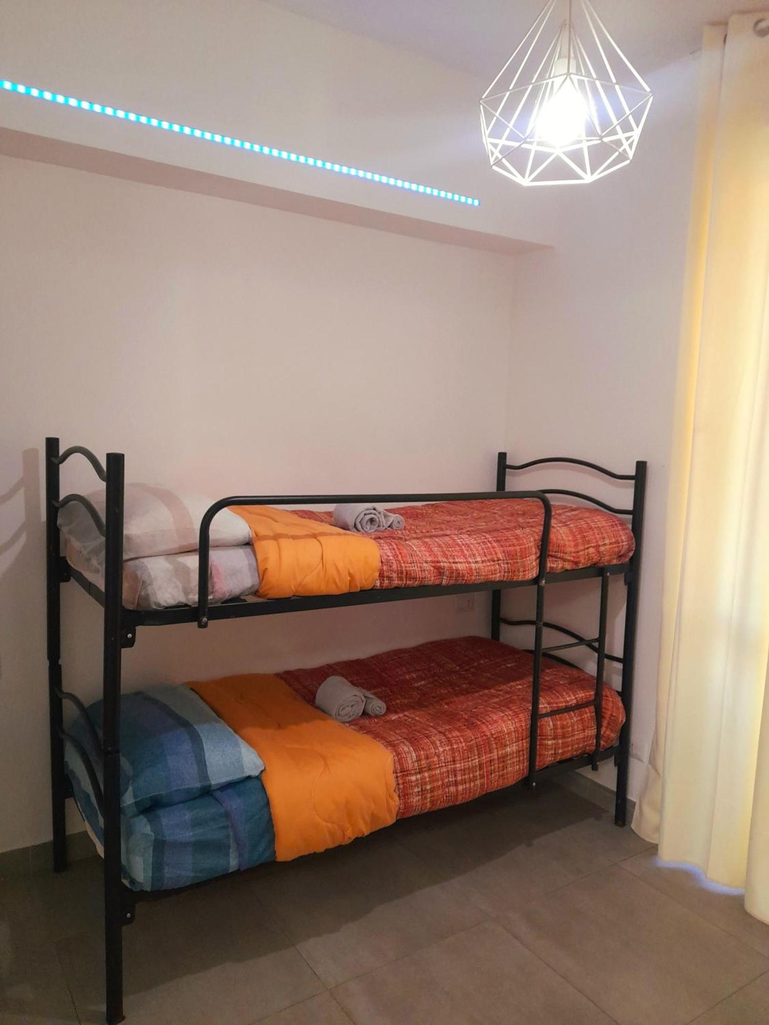 -l' Oasi Del Turista, 4- Station Guest house