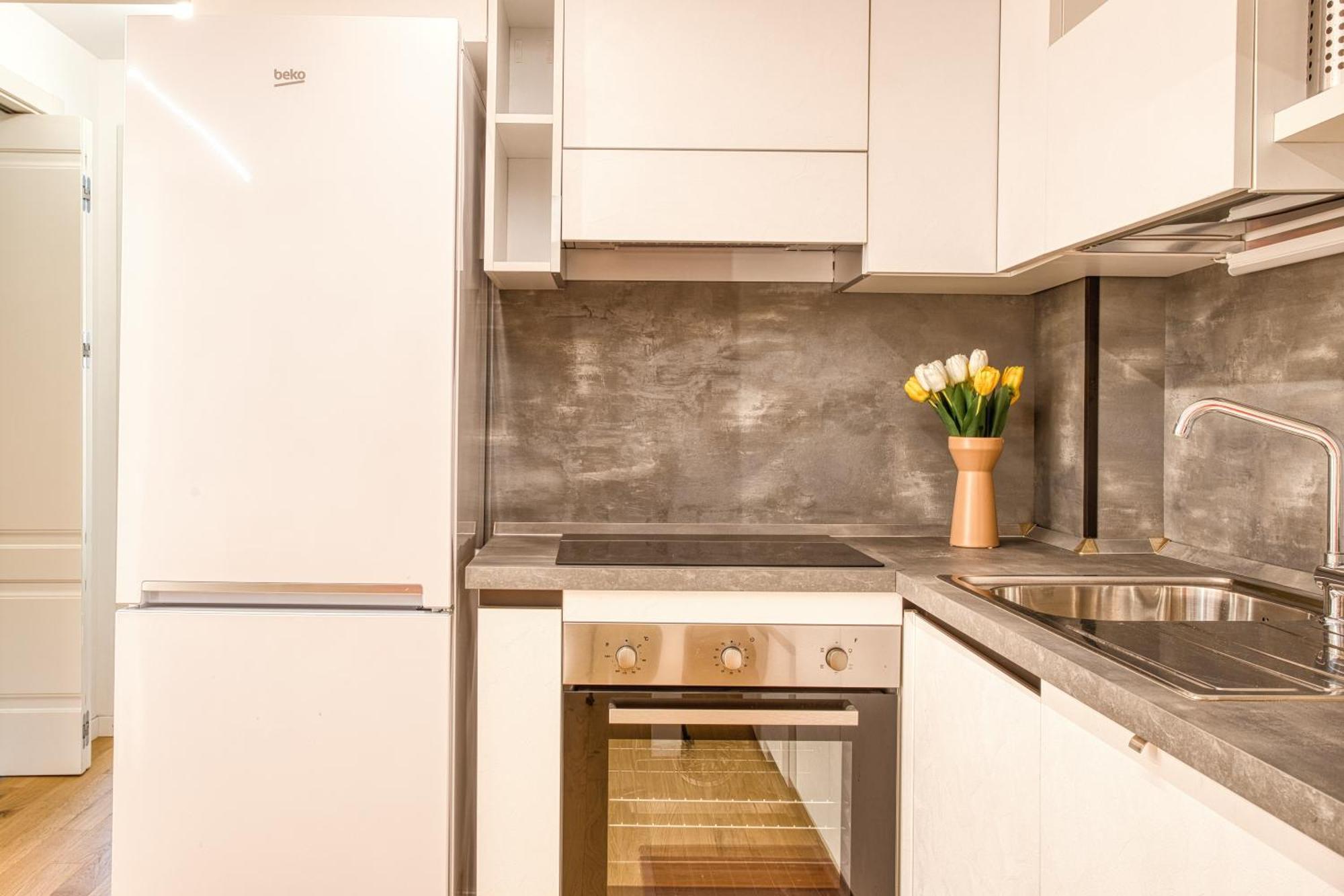 Walk To Navigli - Via Gola - 2 Bedrooms * Milan