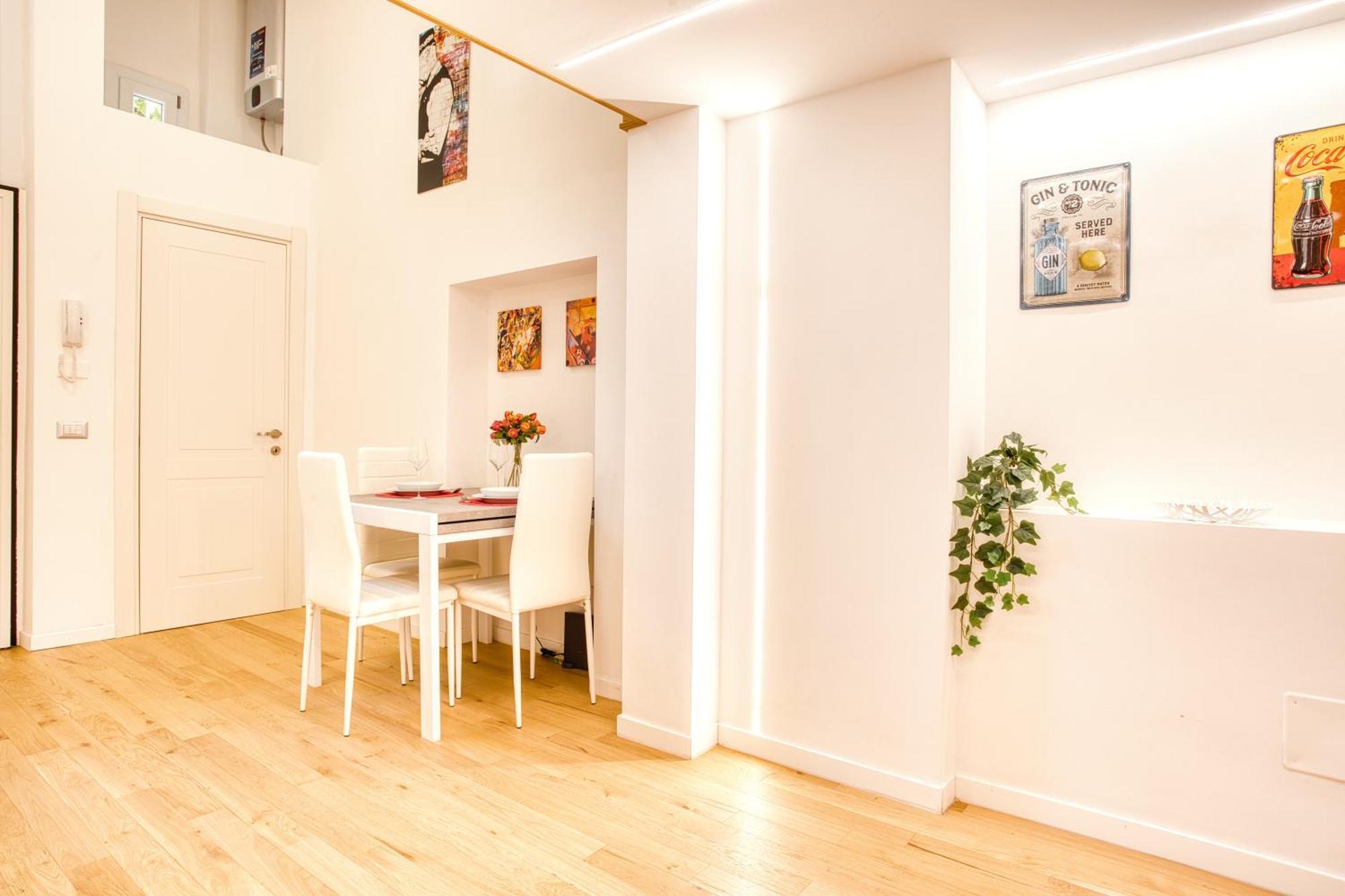 Walk To Navigli - Via Gola - 2 Bedrooms Apartment Milan