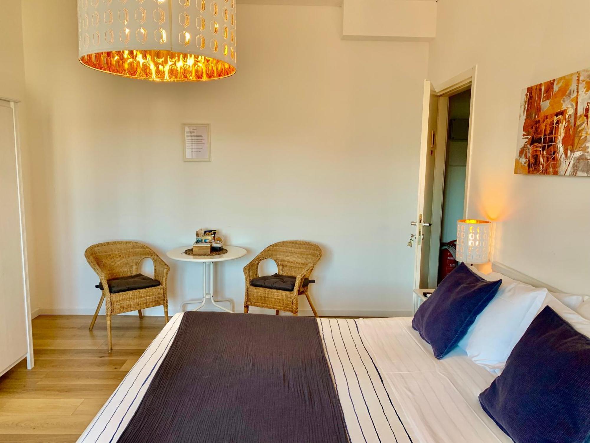 71 Guest house *