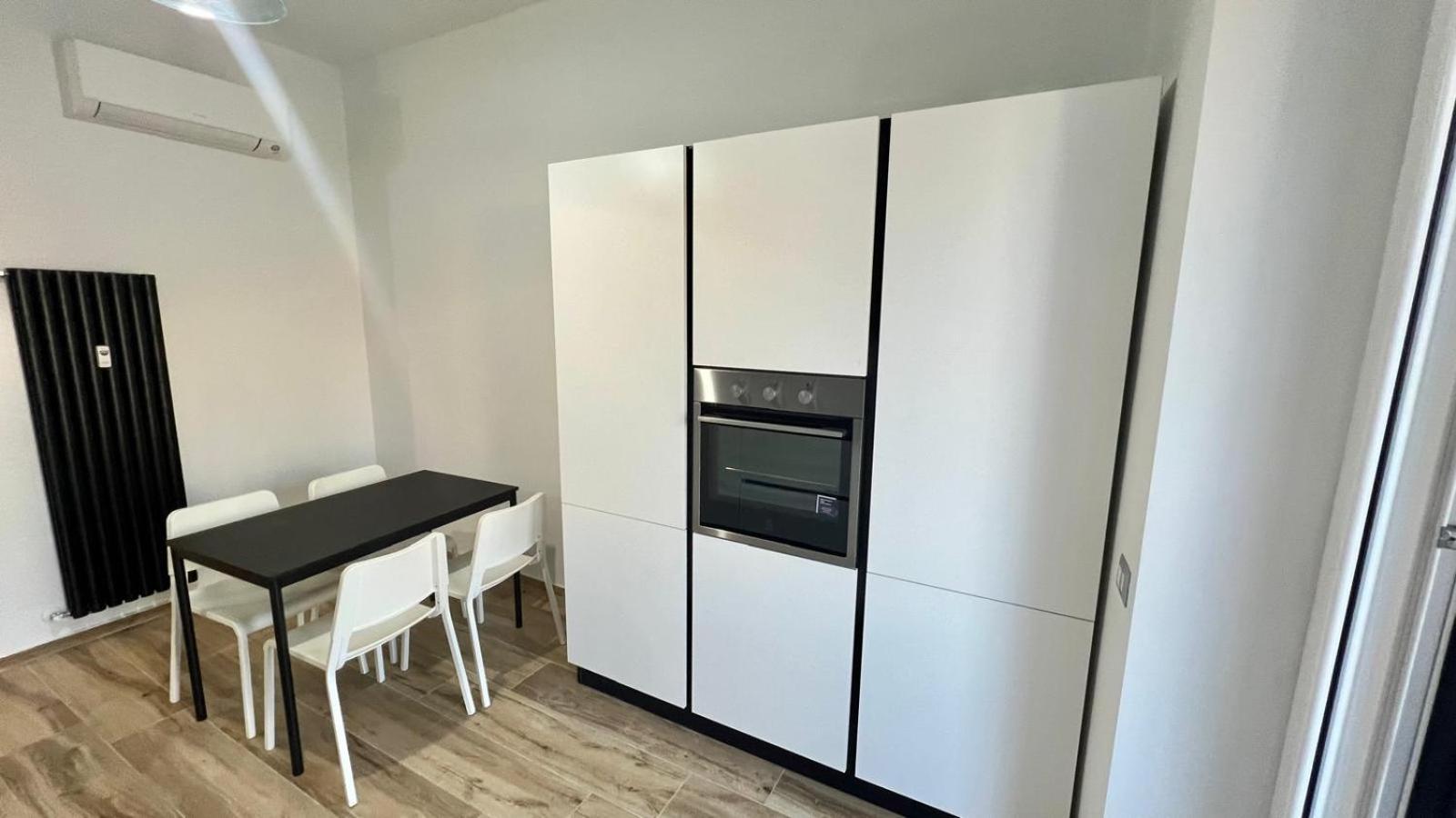 Apartment Torelli Home, Moderno E Confortevole, Nel Cuore Della Citta Di Milano, Con Balcone Vista Porta Garibaldi *