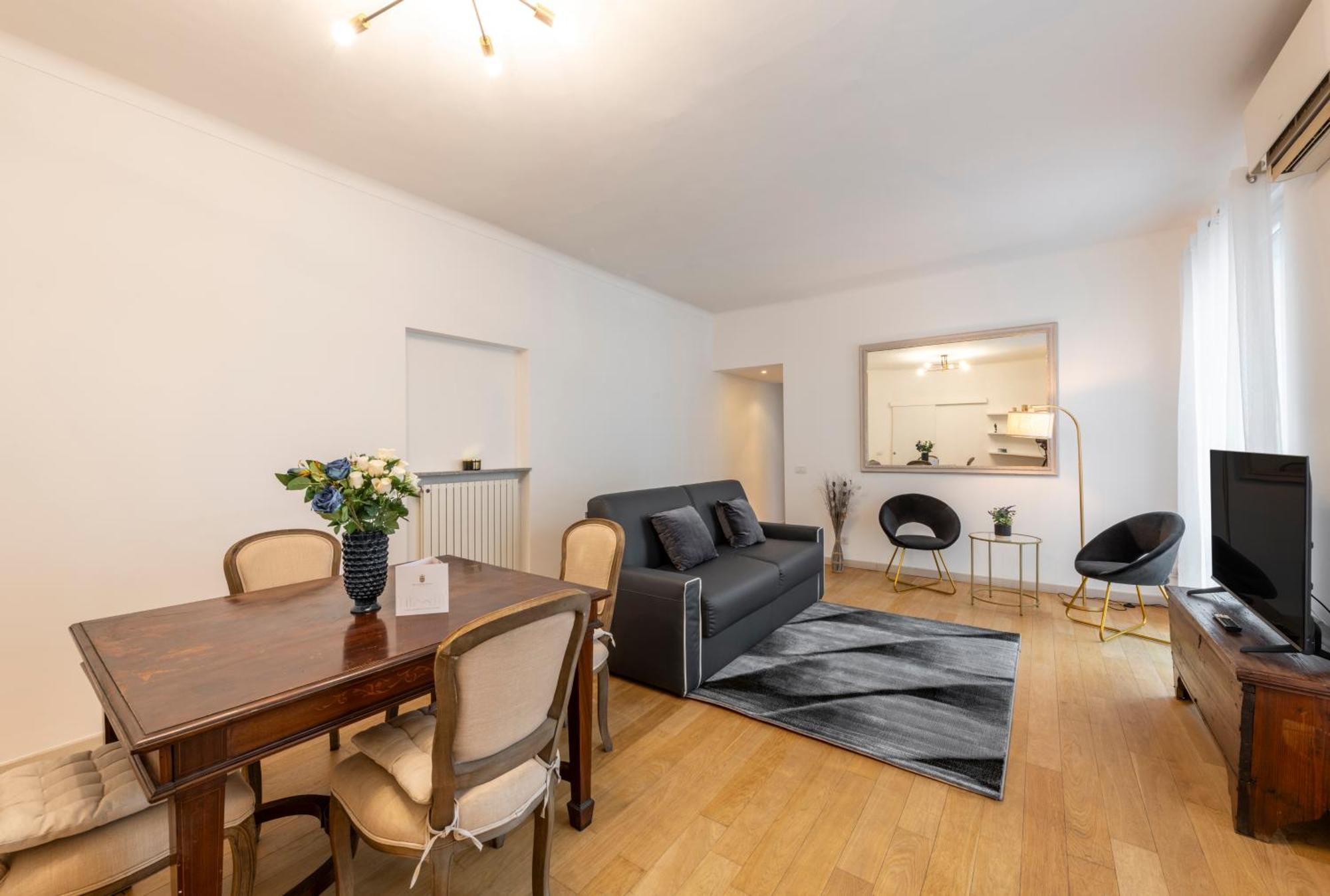 Royal - Centro Cadorna Apartment