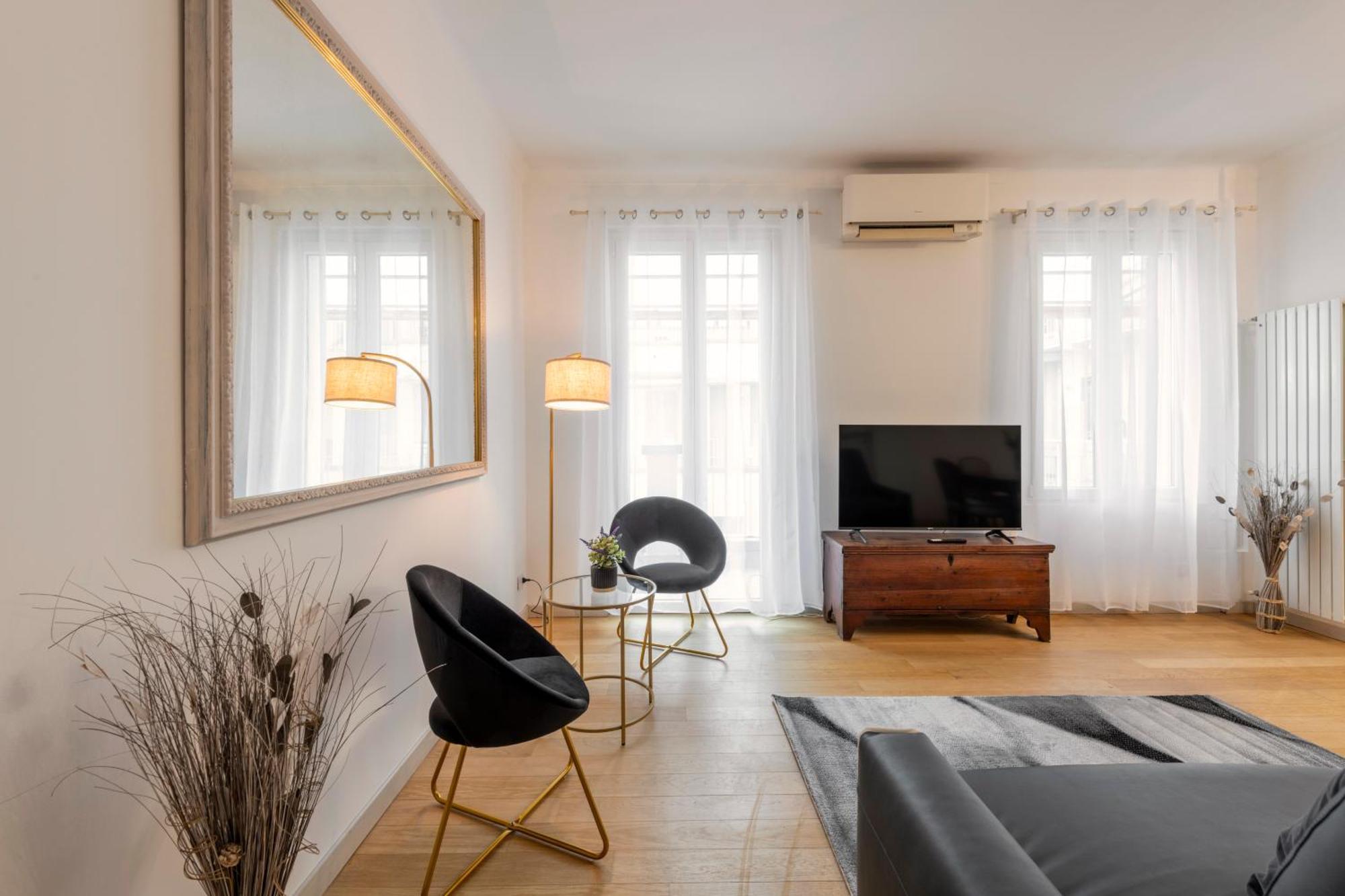 Royal - Centro Cadorna Apartment *