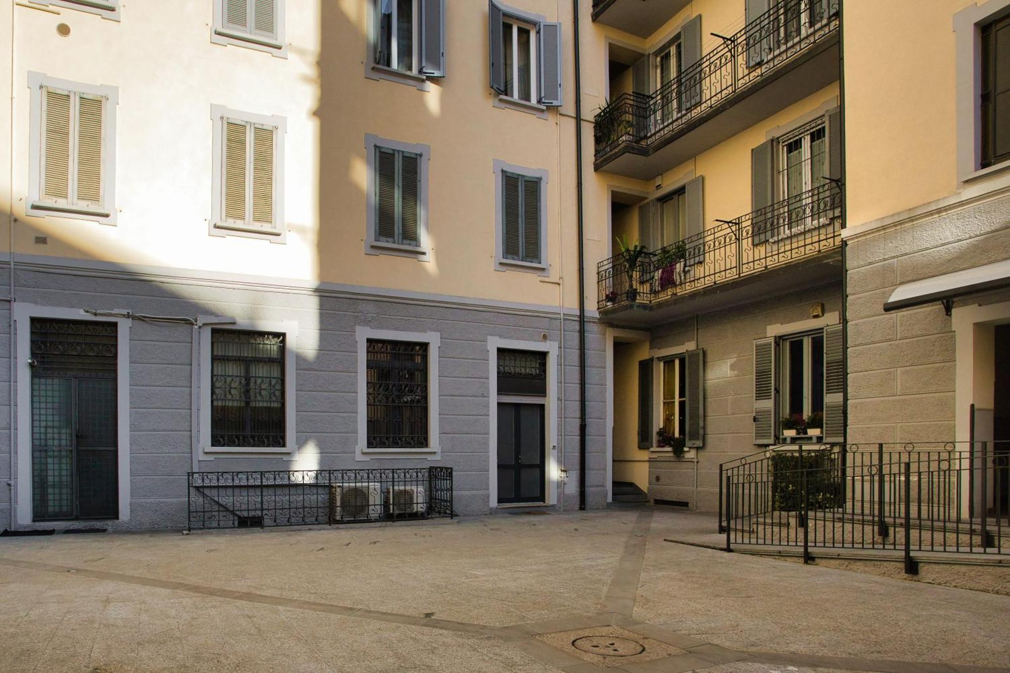 Modern Loft Near Bosco Verticale Apartment Milan