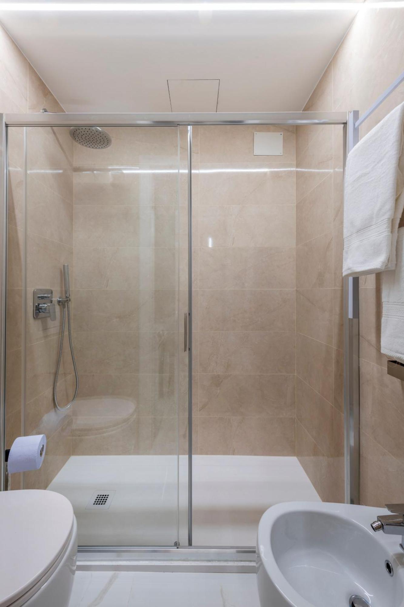 White House - San Babila Apartment