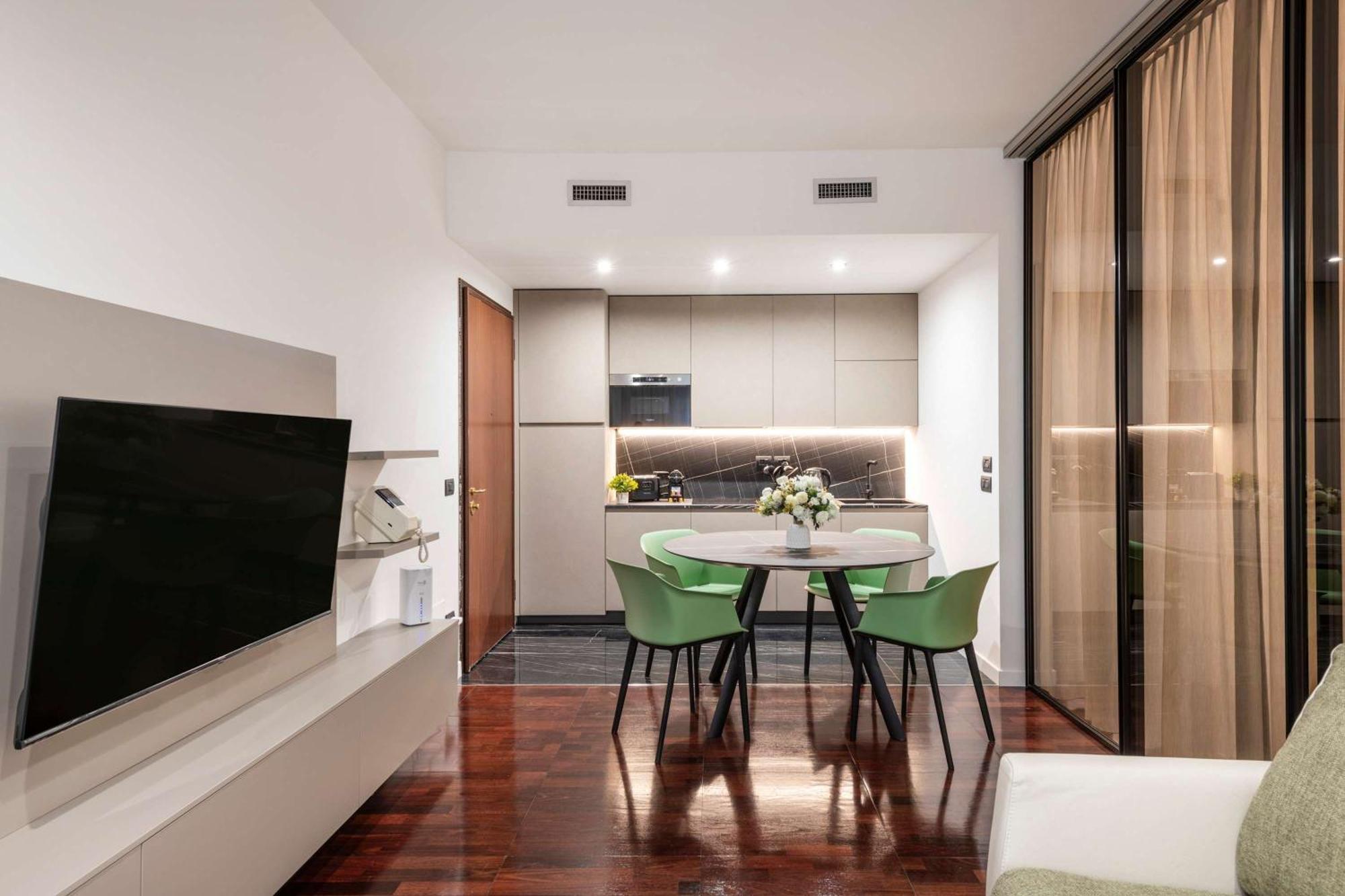 White House - San Babila Milan