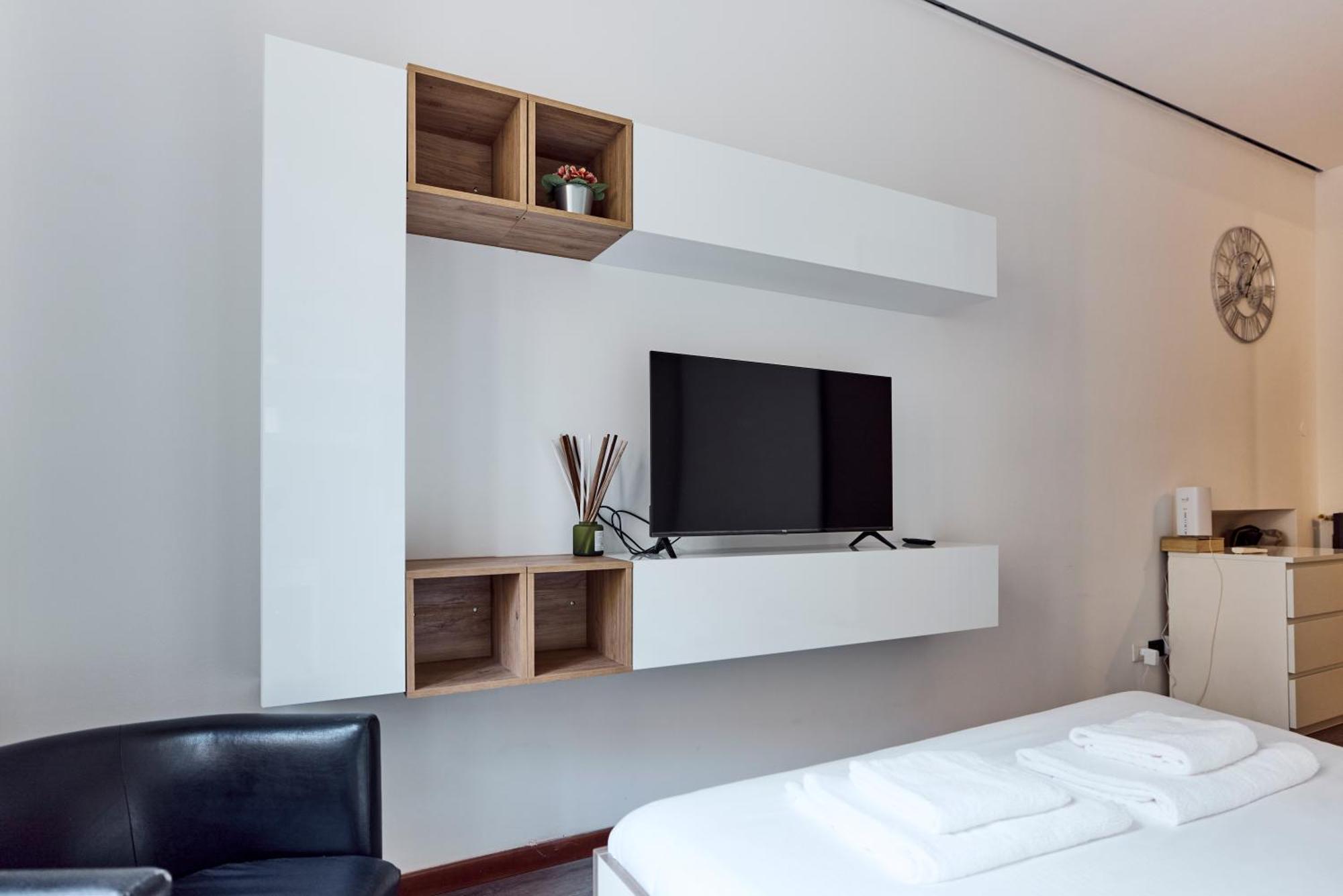 Apartment Corso Venezia View With Private Balcony - Corso Venezia Milan