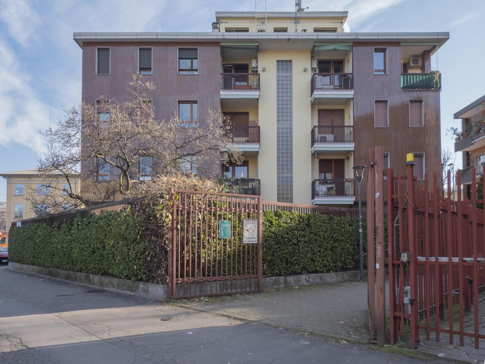 Apartment Modern 3 Bedroom With Balcony Steps From San Siro By Rentopolis