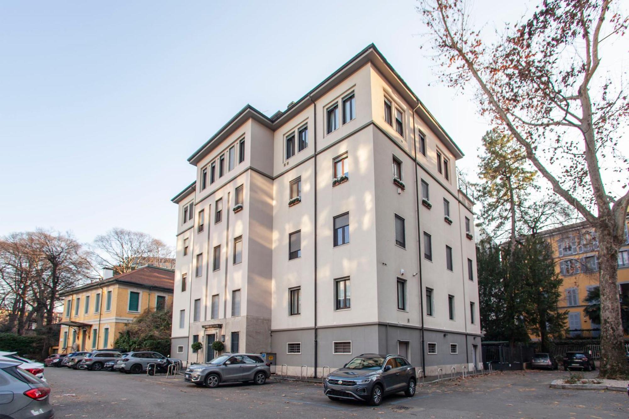 We - Morandi Plaza - *