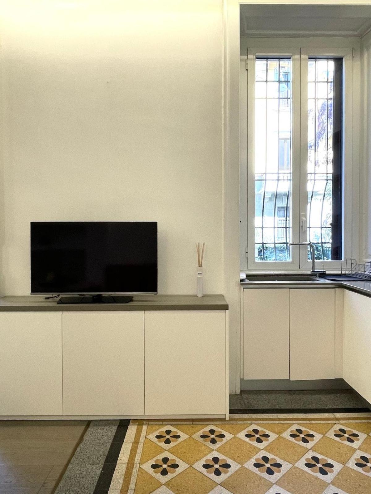Apartment Urban Garden, Susa Zone, 20 Min To Duomo Milan