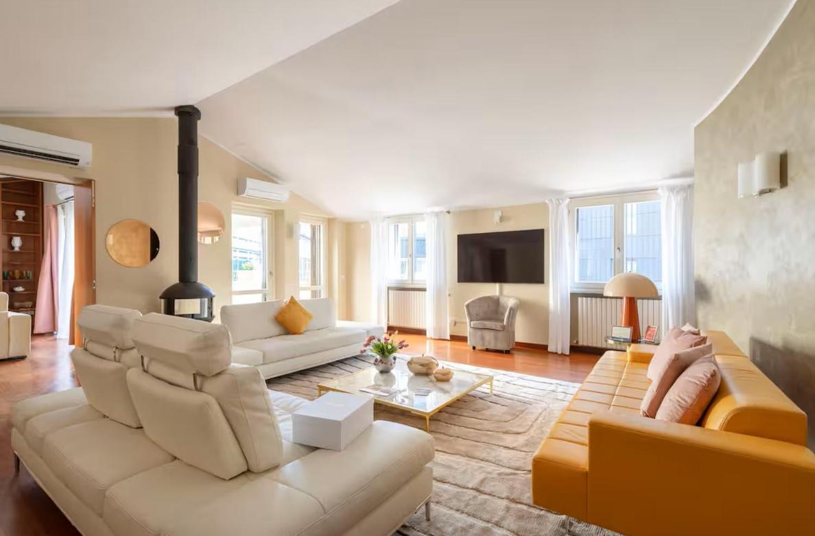 Apartment 4 Bedroom Apartament With Terrace-duomo View *