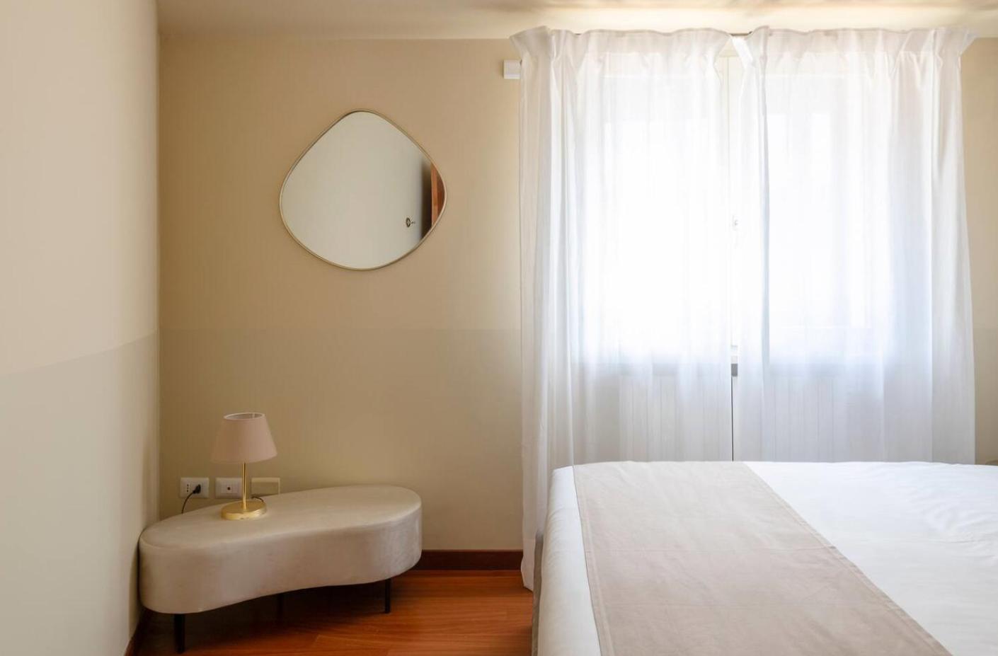 4 Bedroom Apartament With Terrace-duomo View Apartment Milan