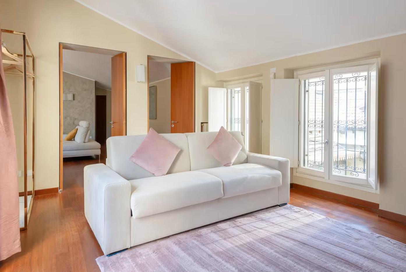 4 Bedroom Apartament With Terrace-duomo View Apartment Milan
