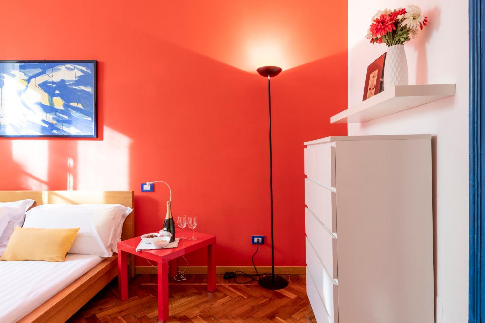Magenta 45 Fashion And Movida In The Heart Of Downtown Apartment