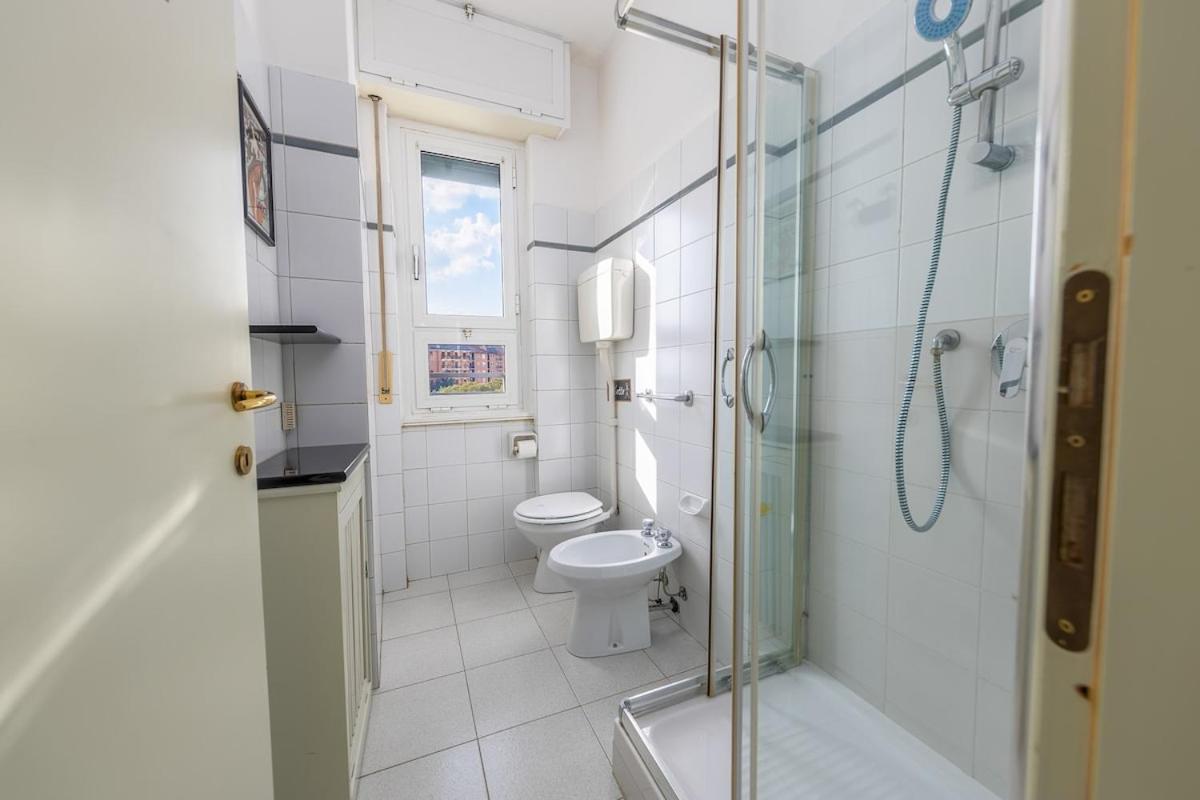 Apartment Easy Parking - 5 Min To Metro - Balcony - Quiet Milan