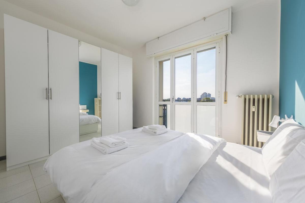 Easy Parking - 5 Min To Metro - Balcony - Quiet * Milan
