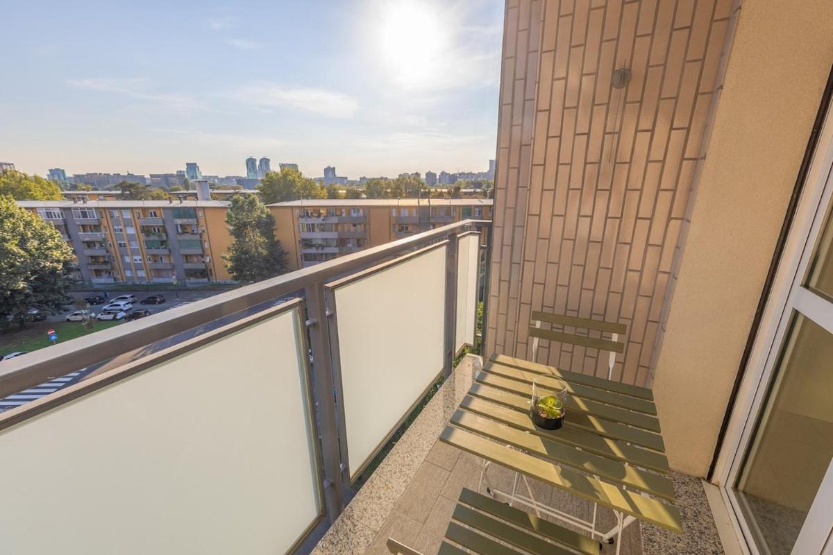Apartment Easy Parking - 5 Min To Metro - Balcony - Quiet Milan
