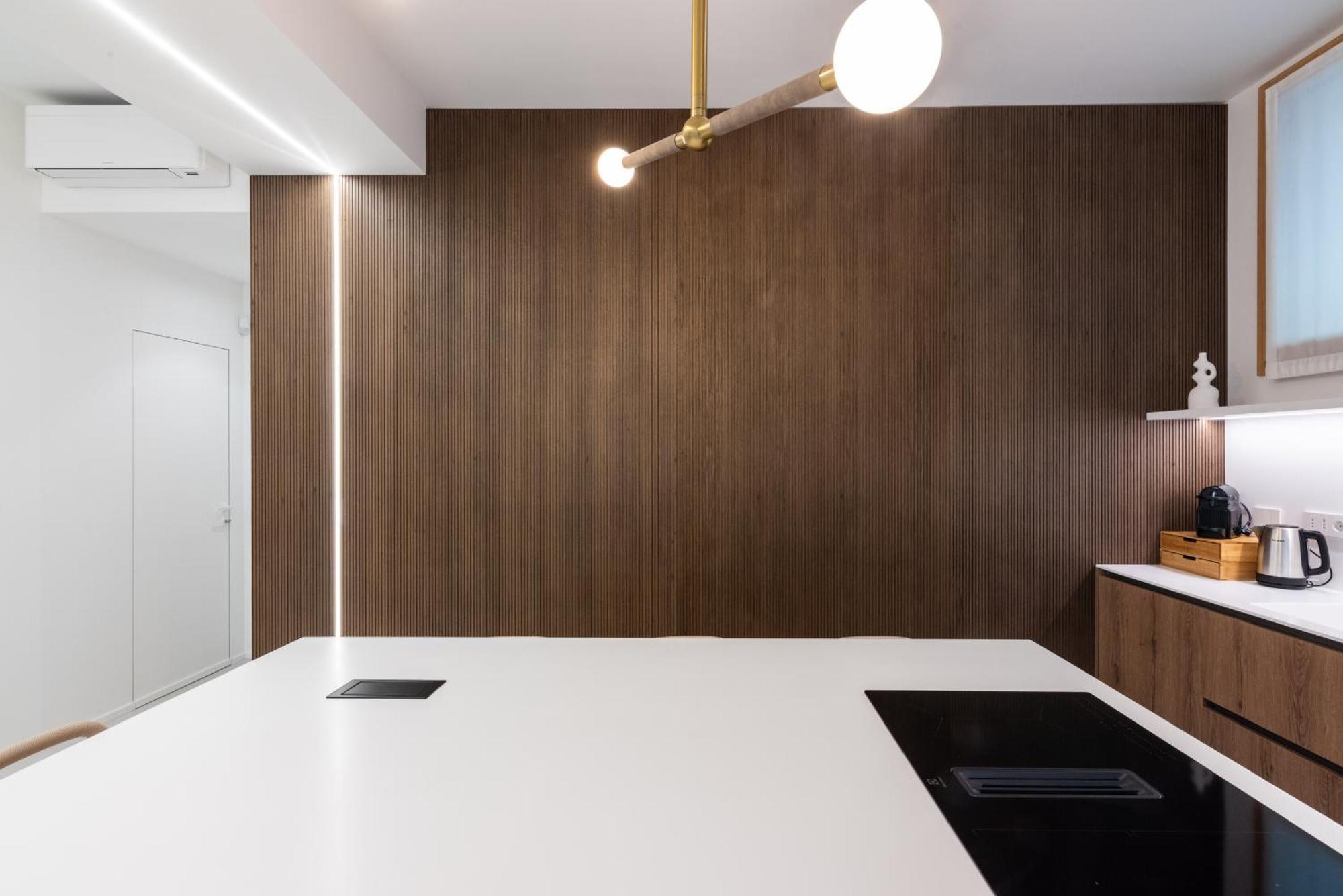 White House Con Posti Auto Apartment Milan