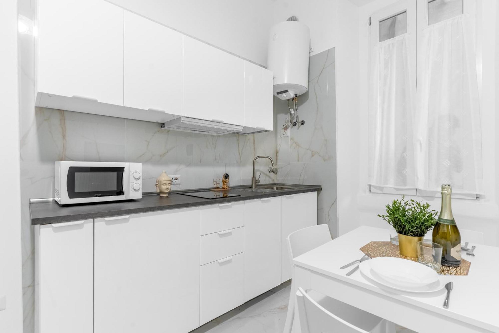 Arq16 - Duomo-loreto - - Modern Appartamento